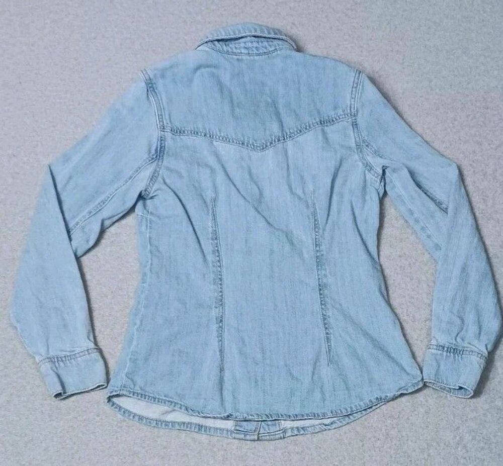 Universal Thread Snap Button Denim Trucker Western Shirt Size 4 Light Wash Boho - Picture 12 of 12